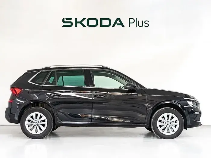 Usado Skoda Kamiq Selection 115 CV (84 kW) 2025 Negro SUV