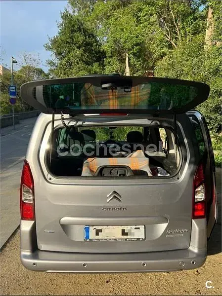 Usado Citroën Berlingo Feel 100 CV (73 kW) 2016 Gris / plata Monovolumen