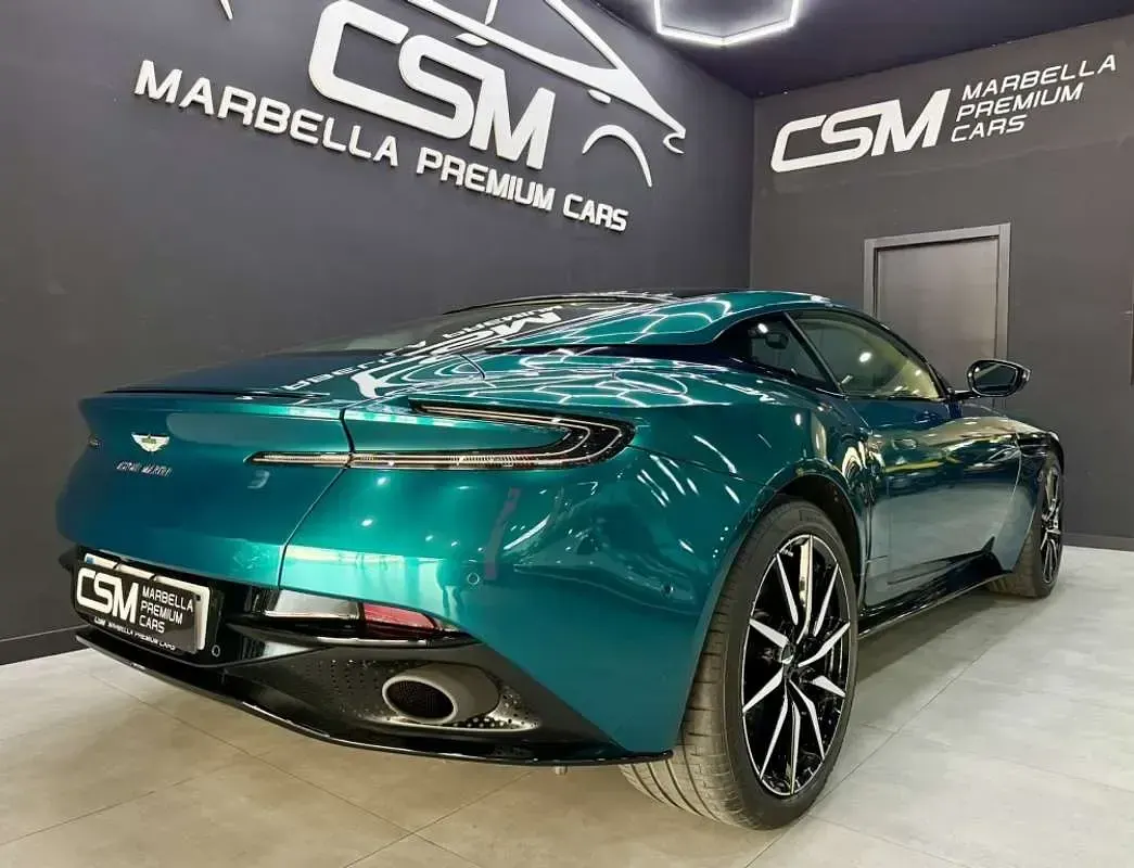 Usado Aston Martin DB11 510 CV (375 kW) 2019 Verde Coupe