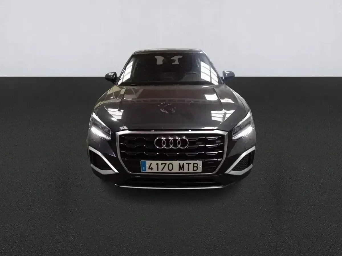 Usado Audi Q2 Advanced Plus 116 CV (85 kW) 2024 Gris SUV