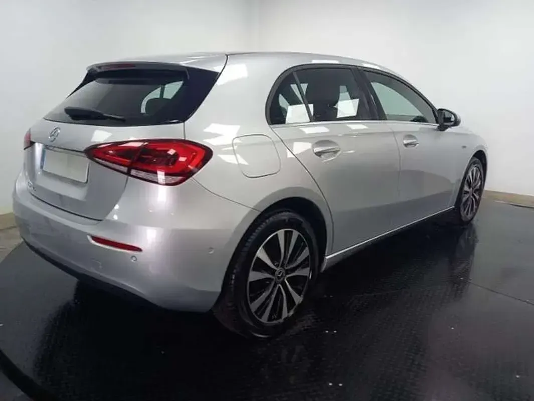 Usado Mercedes A250 218 CV (160 kW) 2021 Gris Berlina