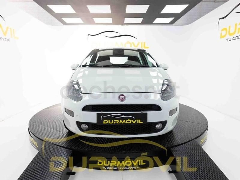 Usado Fiat Punto Pop 75 CV (55 kW) 2014 Blanco Utilitario