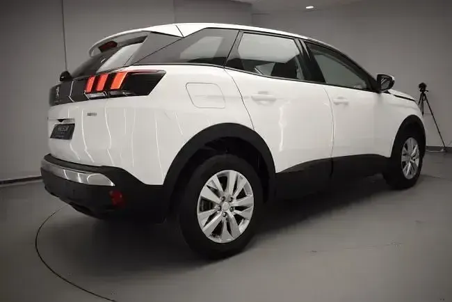 Usado Peugeot 3008 Active 130 CV (95 kW) 2017 Blanco SUV