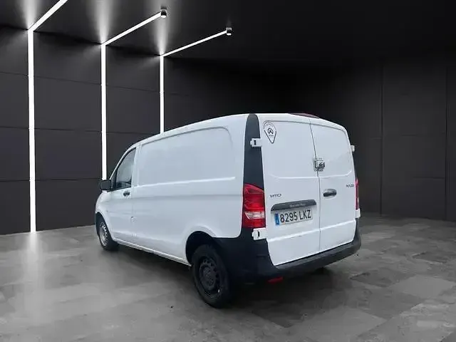 Usado Mercedes Vito 102 CV (75 kW) 2020 Blanco Van