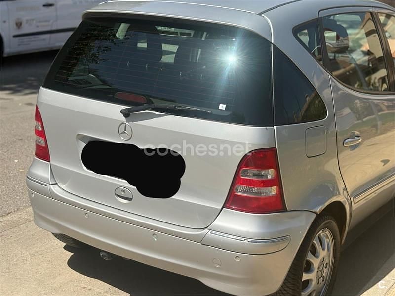 Usado Mercedes A160 Elegance 102 CV (75 kW) 2002 Gris / plata Monovolumen
