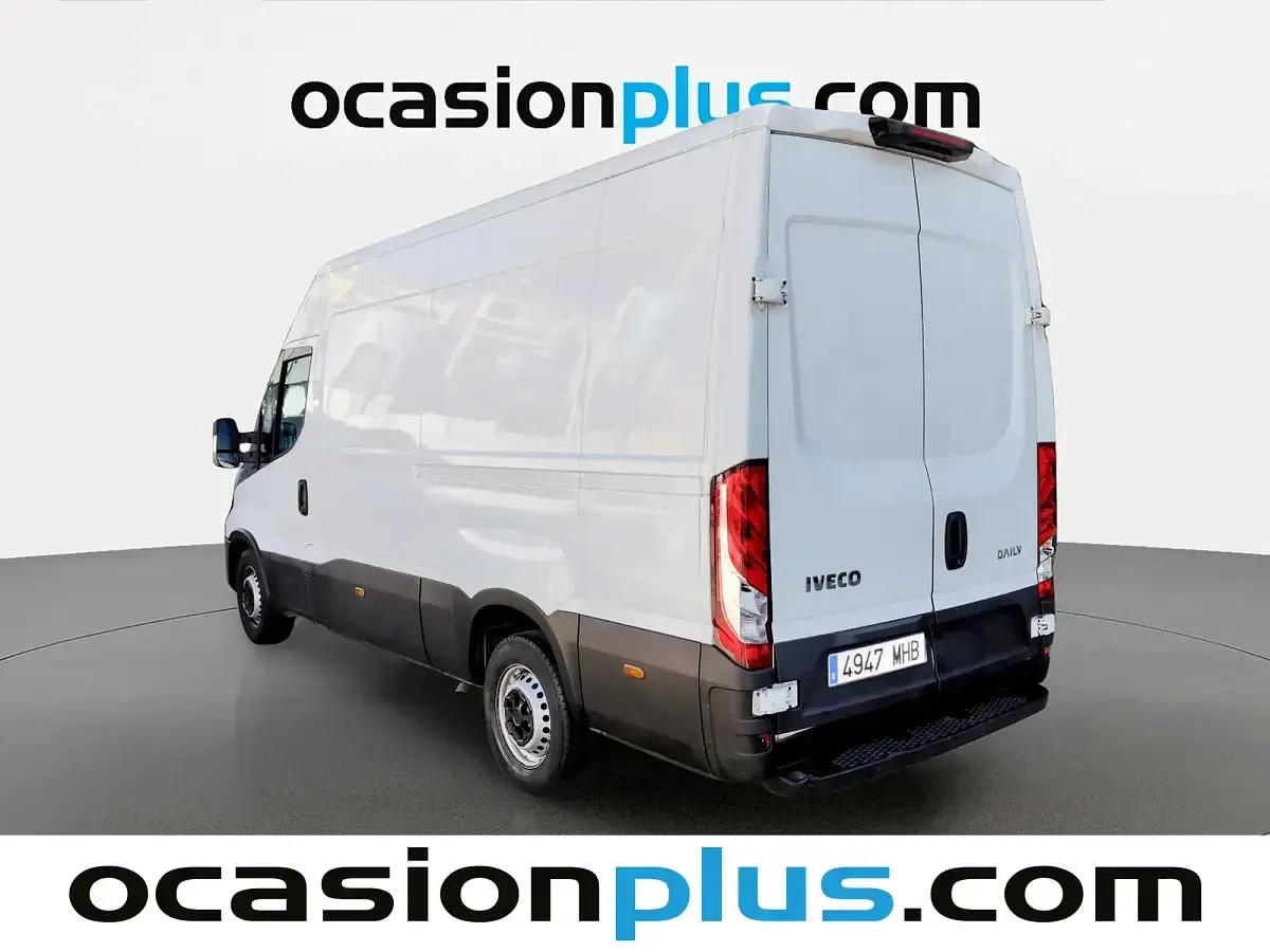Usado Iveco Daily 156 CV (114 kW) 2023 Blanco Berlina