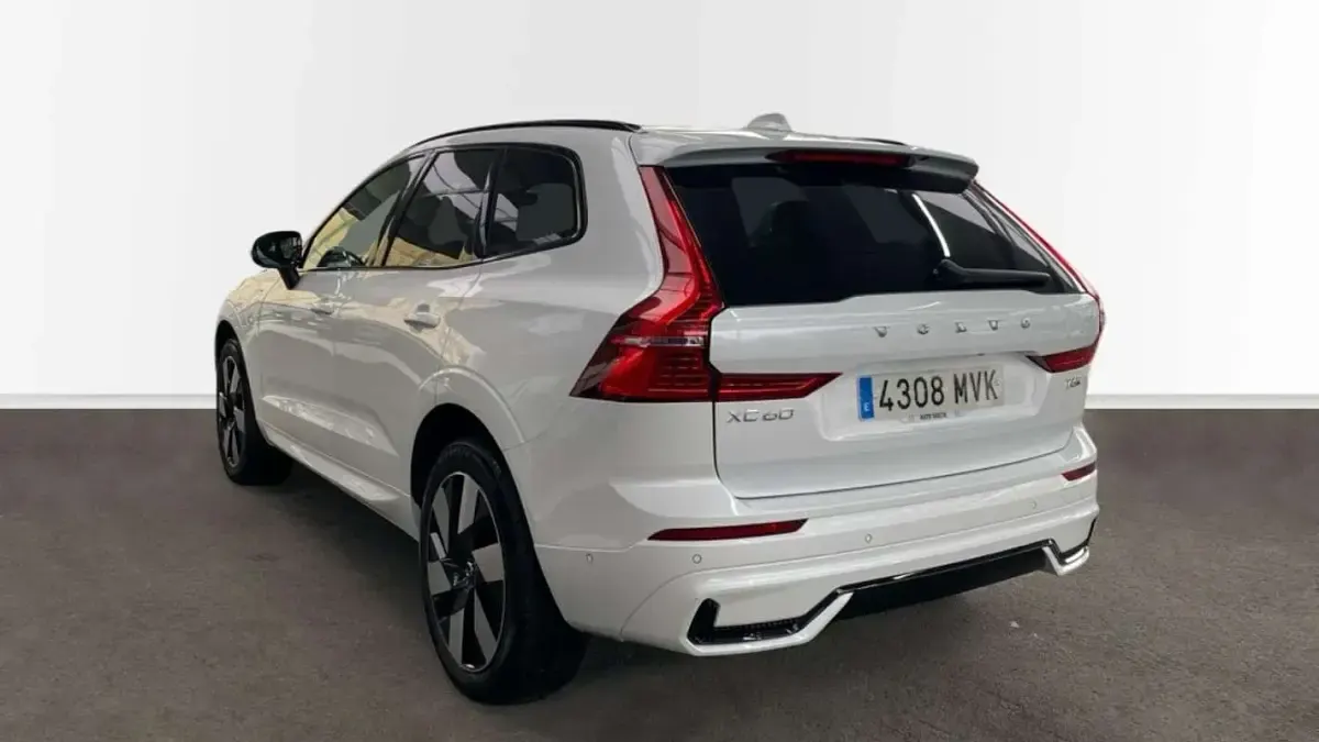 Używany Volvo XC60 Ultimate 351 KM (258 kW) 2024 SUV