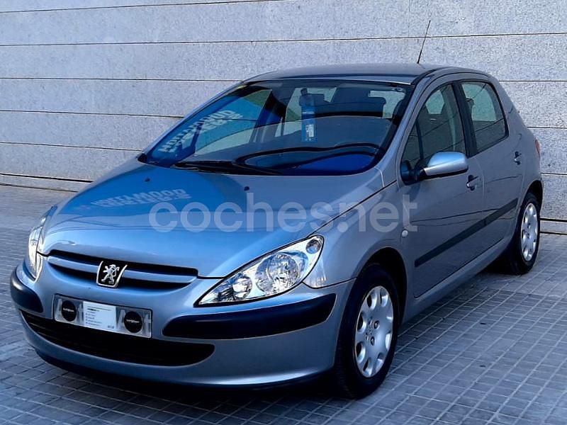 Usado Peugeot 307 90 CV (66 kW) 2004 Gris / plata Berlina