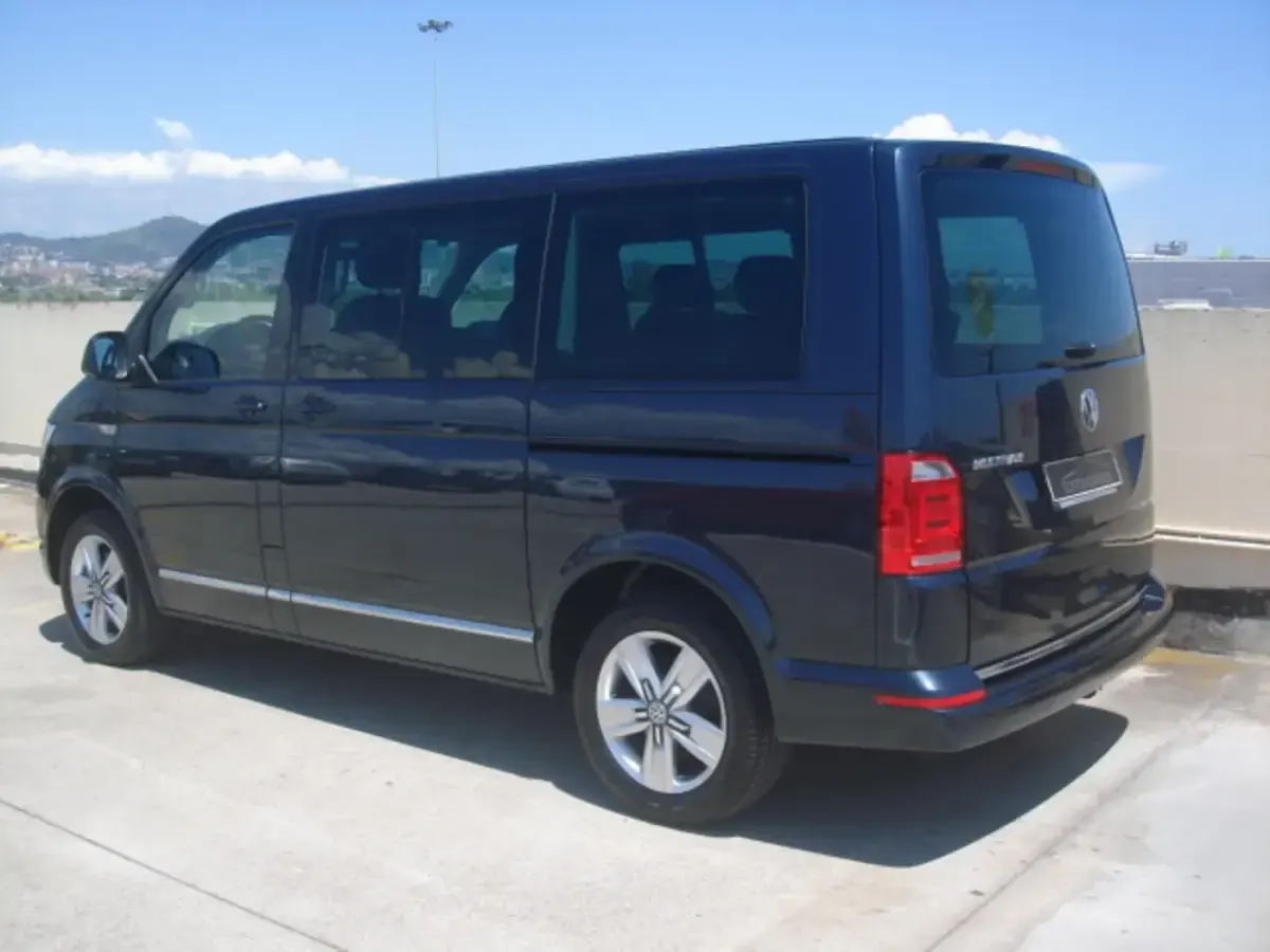 Usado VW Multivan 199 CV (146 kW) 2019 Azul Monovolumen