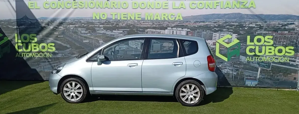 Usado Honda Jazz ES 83 CV (61 kW) 2005 Azul Utilitario