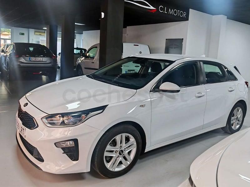 Usado Kia Ceed 100 CV (73 kW) 2021 Blanco Utilitario