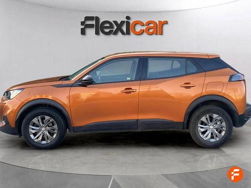 Usado Peugeot 2008 Active 100 CV (73 kW) 2023 Marrón SUV