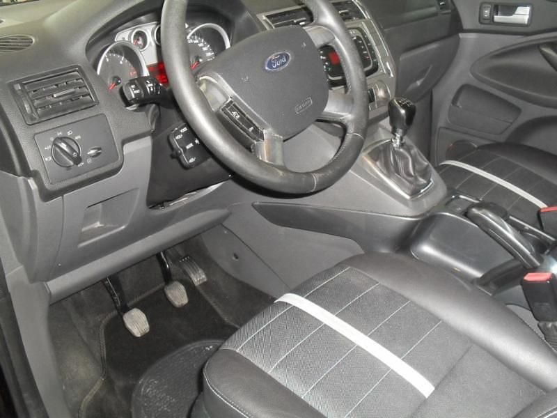 Usado Ford Kuga 140 HP (102 kW) 2010 Branco SUV