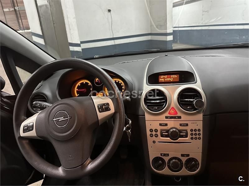 Negro Usado 2006 Opel Corsa Enjoy Berlina | 3800 € (Precio justo) - Imagen 1/4