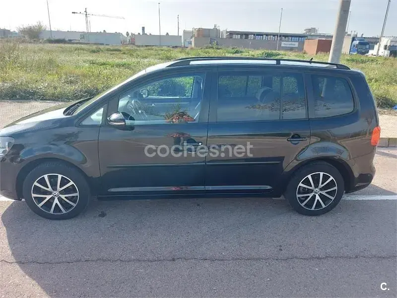 Usado VW Touran Edition 105 CV (77 kW) 2010 Negro Monovolumen