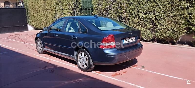 Begagnad Volvo S40 Momentum 136 HK (100 kW) 2007 Blå Sedan