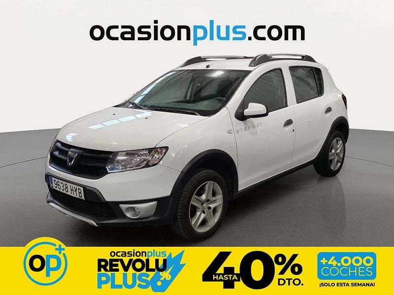 Usado Dacia Sandero Stepway 90 CV (66 kW) 2014 Blanco Utilitario