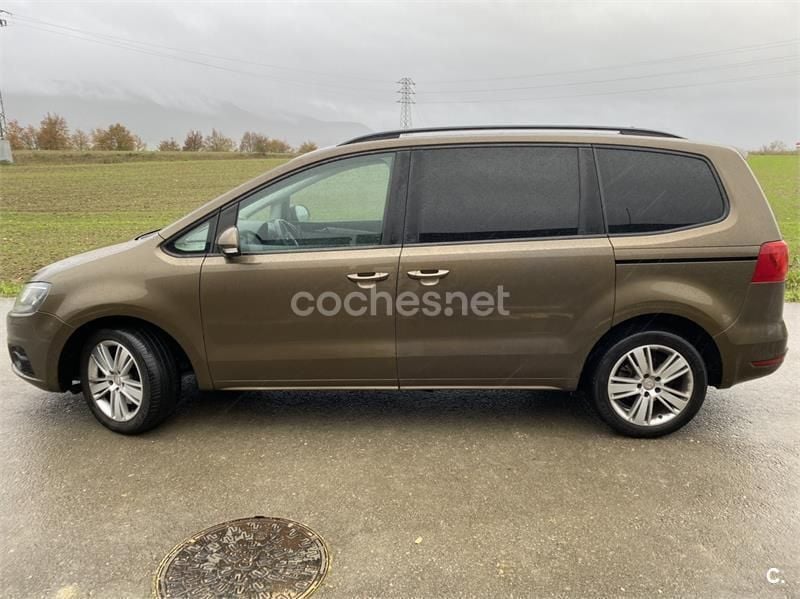 Usado Seat Alhambra Ecomotive 170 CV (125 kW) 2011 Marrón Monovolumen