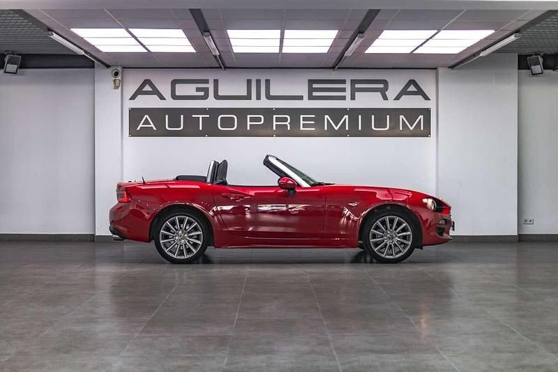 Usado Fiat 124 Spider 140 CV (102 kW) 2016 Rojo Descapotable