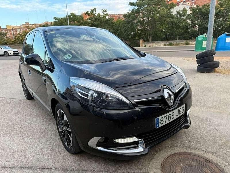Negro Usado 2015 Renault Scénic III Bose Edition Monovolumen | 7999 € (Precio justo) - Imagen 1/4