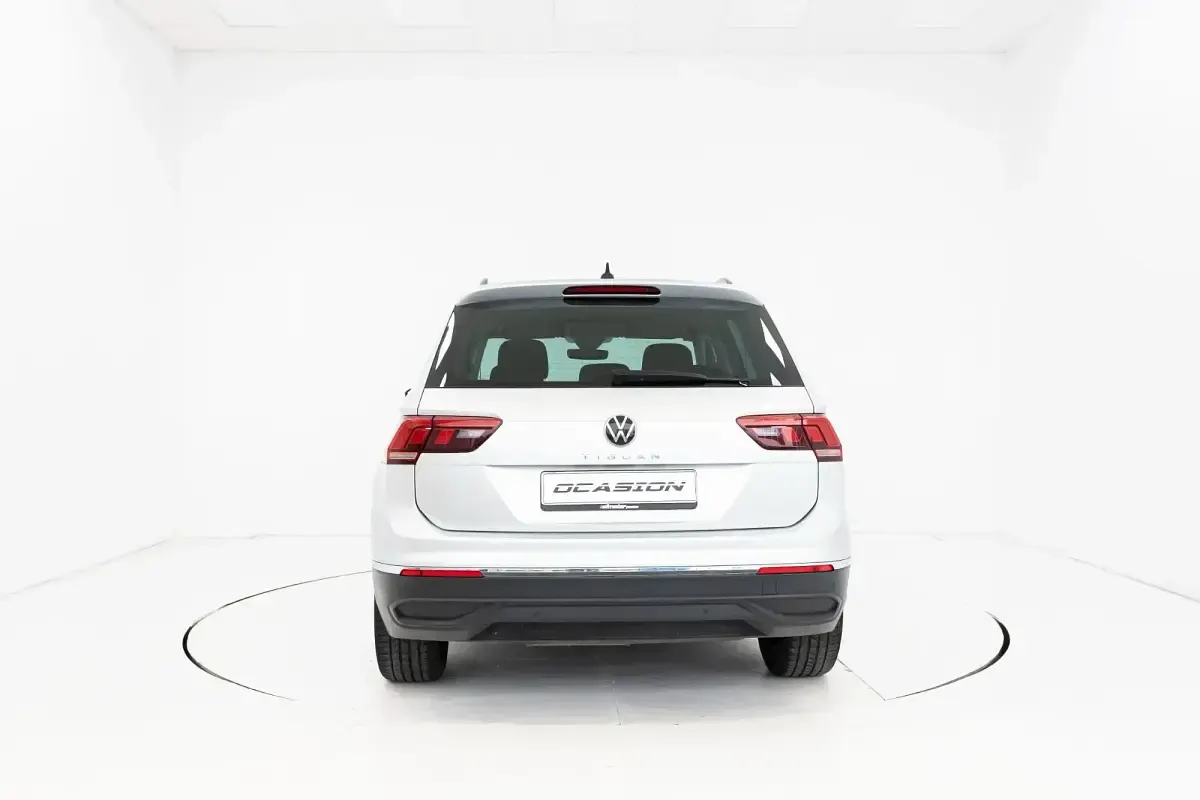 Usado VW Tiguan Life 150 CV (110 kW) 2021 Gris / plata SUV