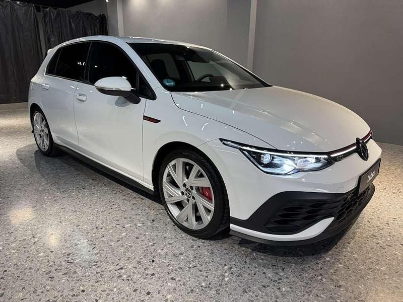 Usado VW Golf VIII GTI 300 CV (220 kW) 2022 Blanco Utilitario