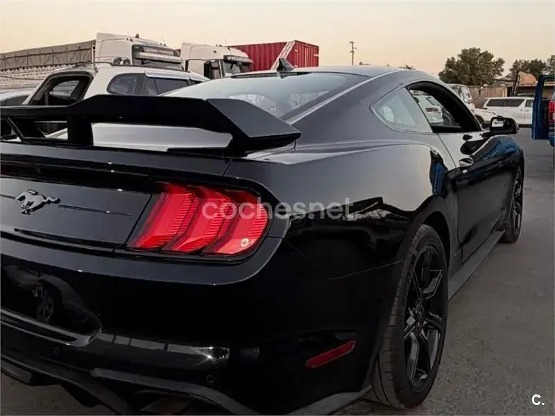 Usado Ford Mustang 290 CV (213 kW) 2020 Negro Coupe