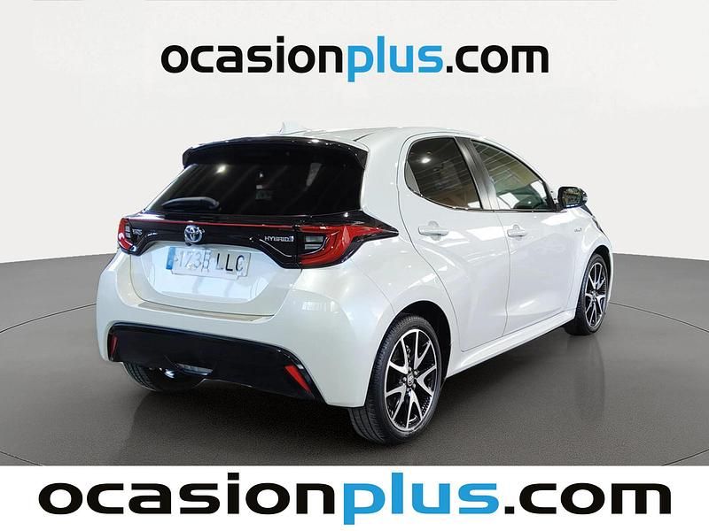 Usado Toyota Yaris Hybrid Style 116 CV (85 kW) 2020 Blanco