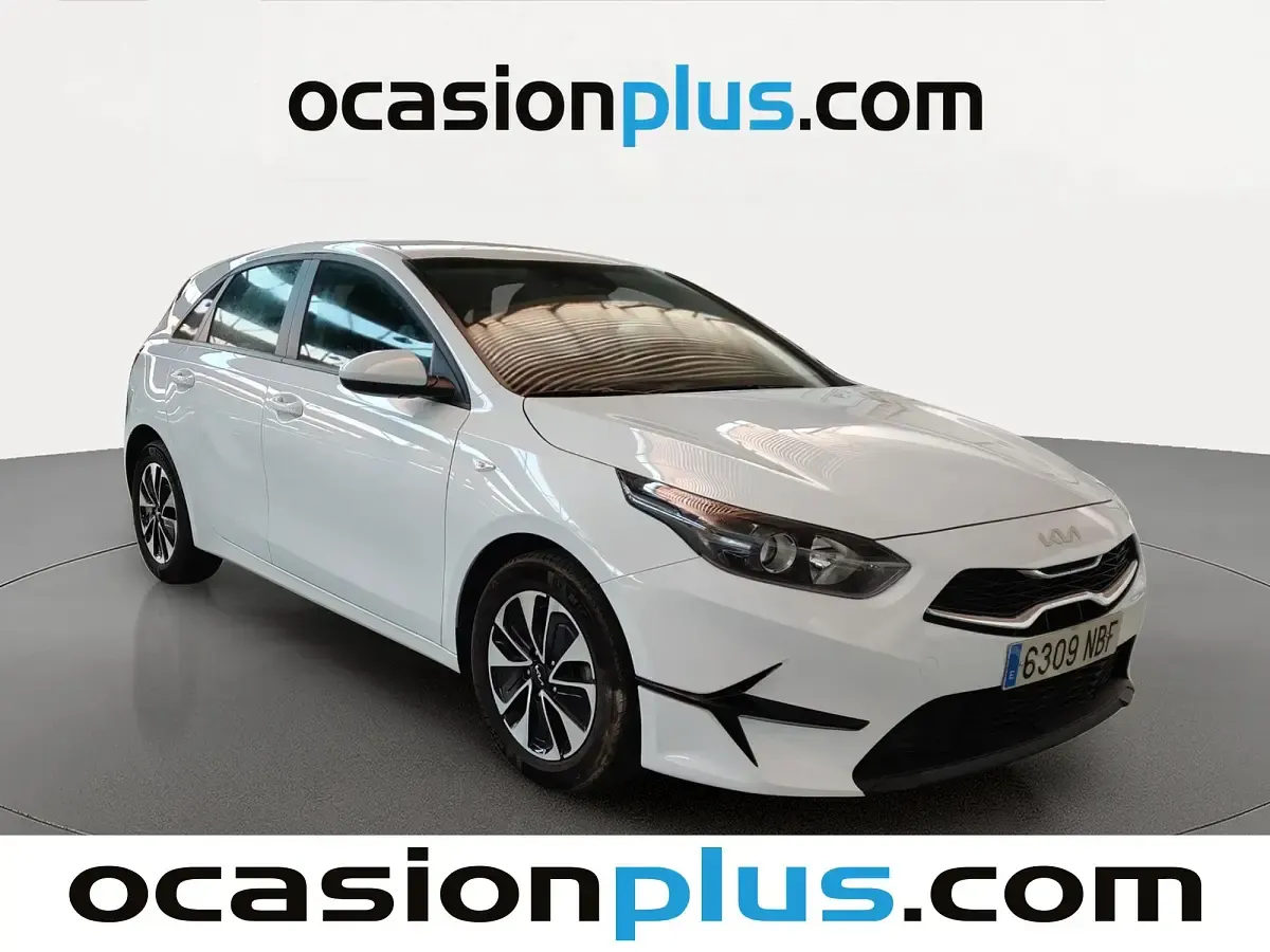 Usado Kia Ceed 101 CV (74 kW) 2025 Blanco Utilitario