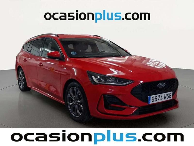 Usado Ford Focus ST-Line 155 CV (114 kW) 2024 Rojo Familiar