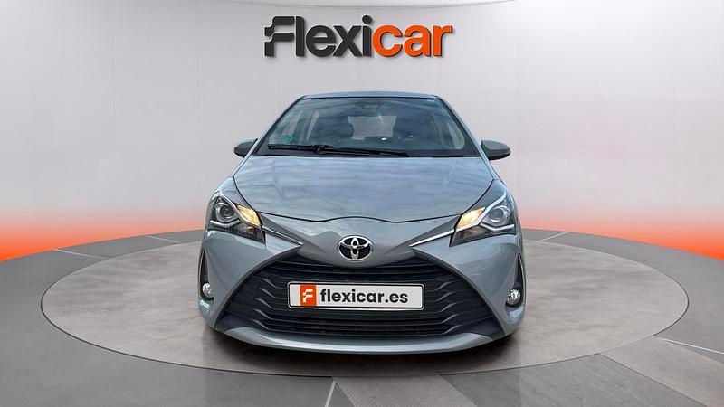 Usado Toyota Yaris Active 69 CV (50 kW) 2019 Gris Utilitario