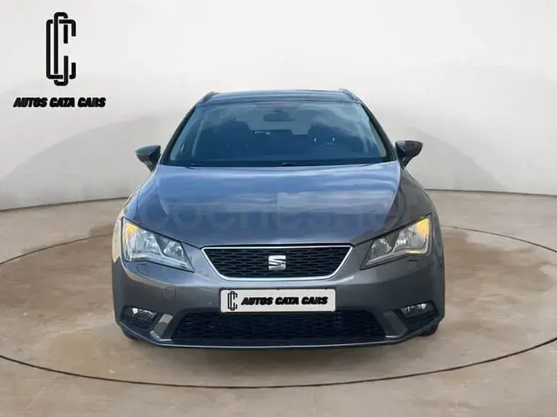 Usado Seat Leon CONNECT 110 CV (80 kW) 2016 Gris / plata Familiar