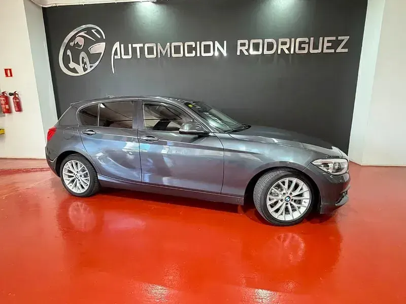 Usado BMW 118 150 CV (110 kW) 2022 Blanco Berlina