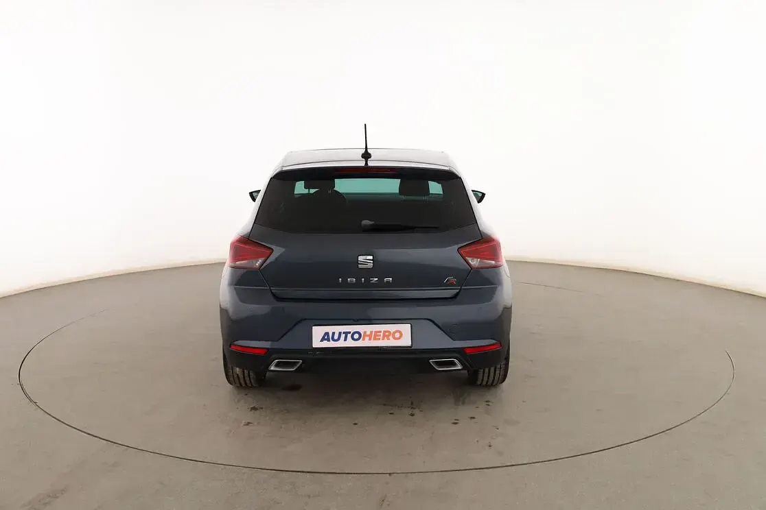 Usado Seat Ibiza FR 116 CV (85 kW) 2020 Gris Utilitario