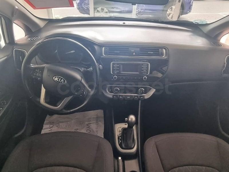 Usado Kia Rio 109 CV (80 kW) 2015 Gris / plata Berlina