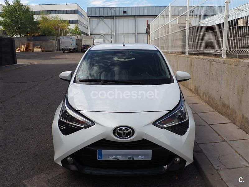 Blanco Usado 2021 Toyota Aygo X-play Utilitario | 11.800 € (Buen precio) - Imagen 1/4