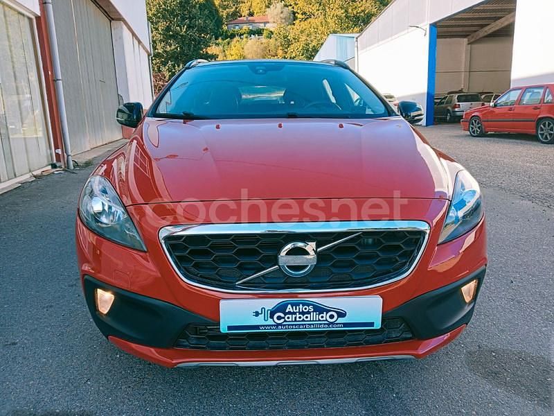 Rojo Usado 2013 Volvo V40 CC Momentum Familiar | 14.990 € (Un poco caro) - Imagen 1/4