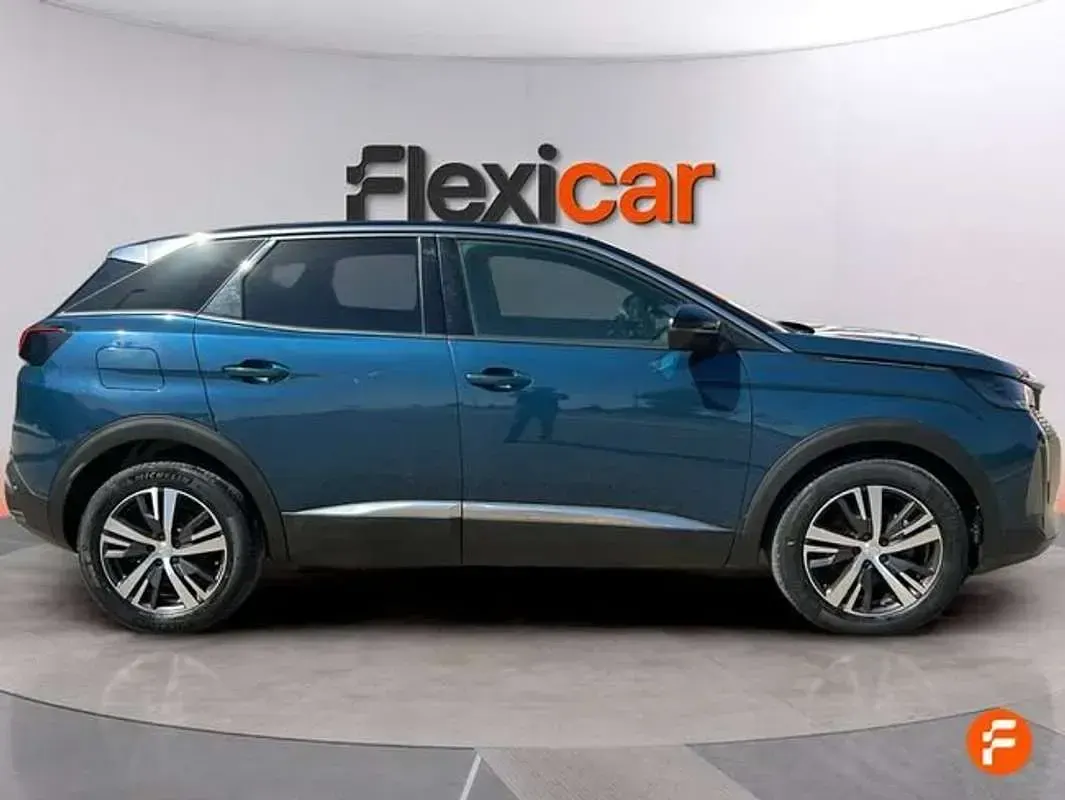 Usado Peugeot 3008 Allure 131 CV (96 kW) 2023 Azul SUV