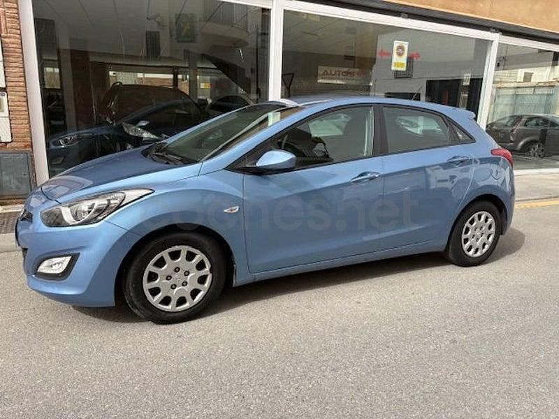 Usado Hyundai i30 110 CV (80 kW) 2012 Azul Berlina