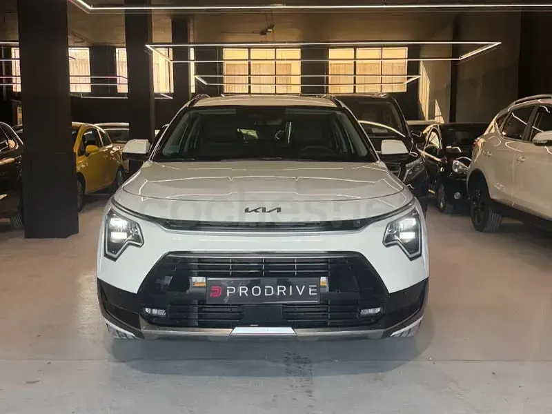 Usado Kia Niro 141 CV (103 kW) 2023 Blanco SUV