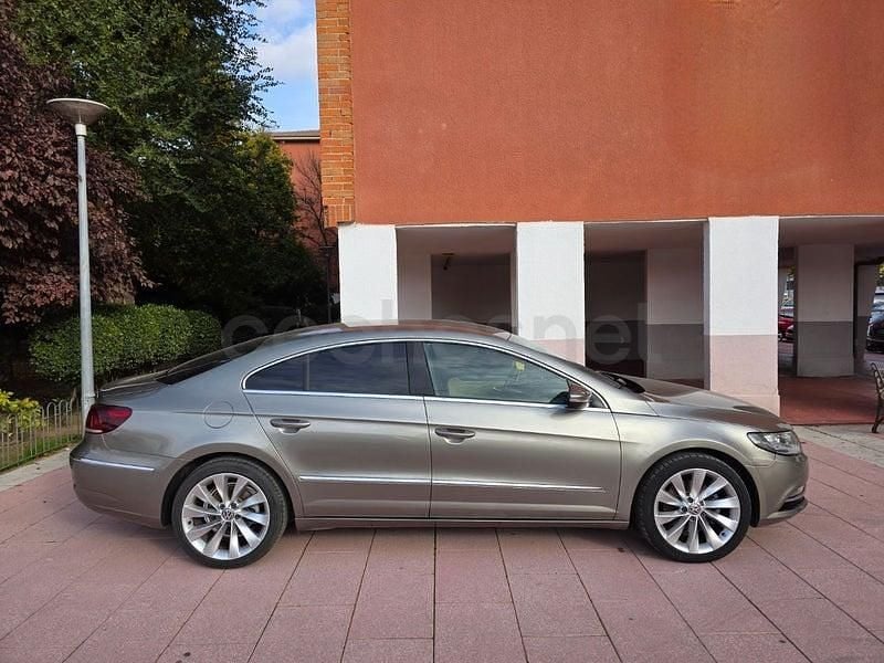Usado VW Passat 140 CV (102 kW) 2012 Marrón Berlina