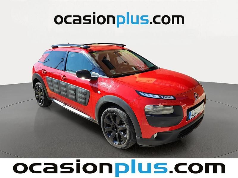 Usado Citroën C4 Cactus Shine Edition 100 CV (73 kW) 2015 Rojo Utilitario