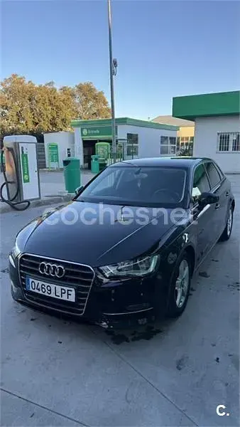 Usado Audi A3 Attraction 105 CV (77 kW) 2013 Negro Berlina