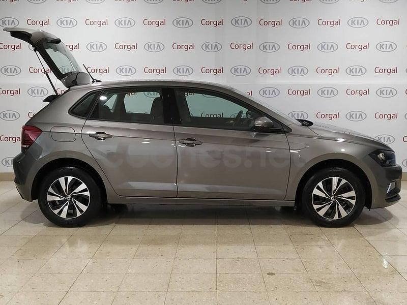 Usado VW Polo Advance 95 CV (69 kW) 2021 Gris Berlina