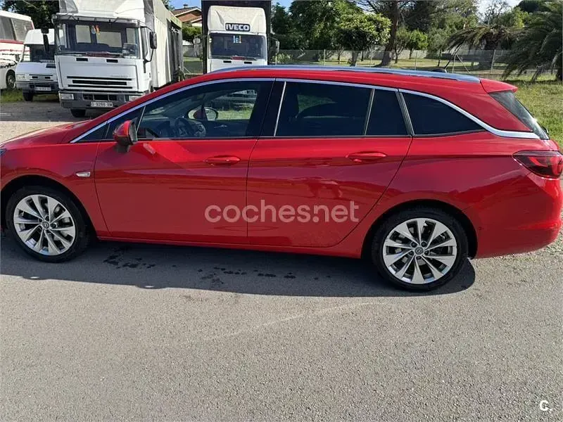 Usado Opel Astra Innovation 136 CV (100 kW) 2019 Rojo Familiar