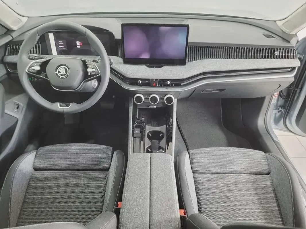 Usado Skoda Superb Selection 150 CV (110 kW) 2024 Gris Berlina
