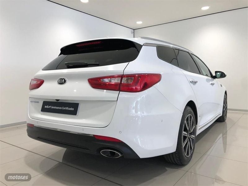 Usado Kia Optima 136 CV (100 kW) 2019 Blanco Familiar