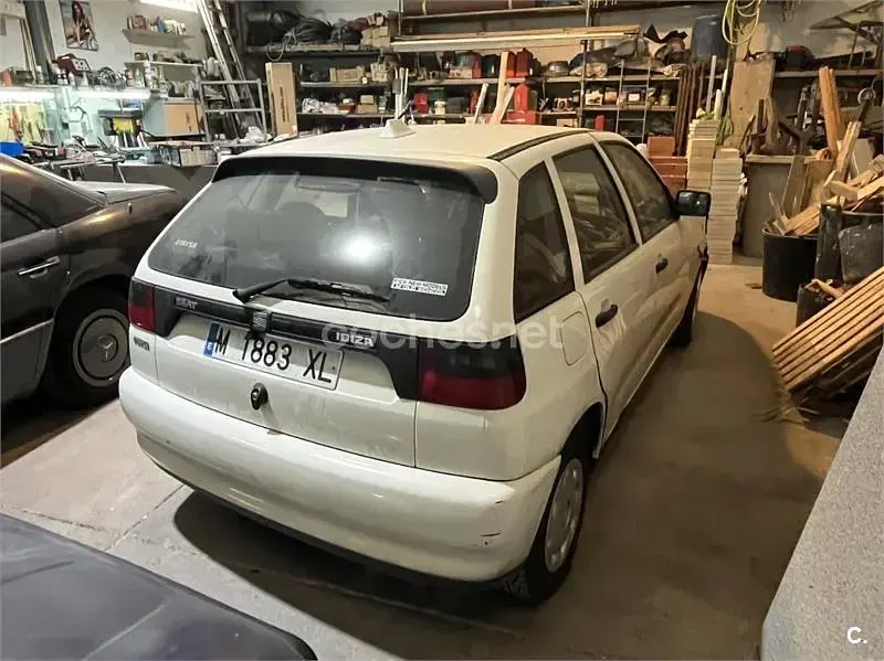 Usado Seat Ibiza 64 CV (47 kW) 1999 Blanco Utilitario