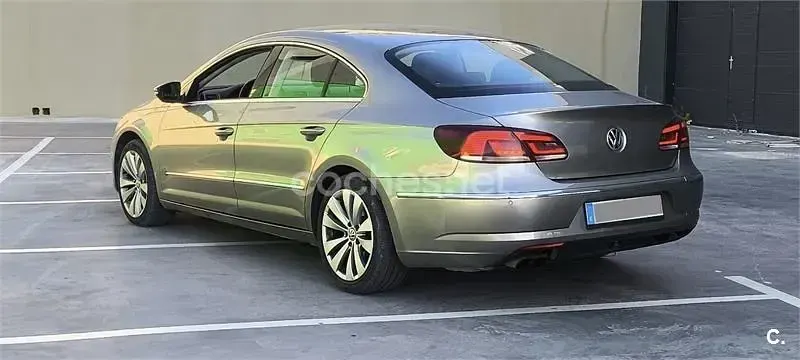 Usado VW CC 160 CV (117 kW) 2012 Gris / plata Berlina