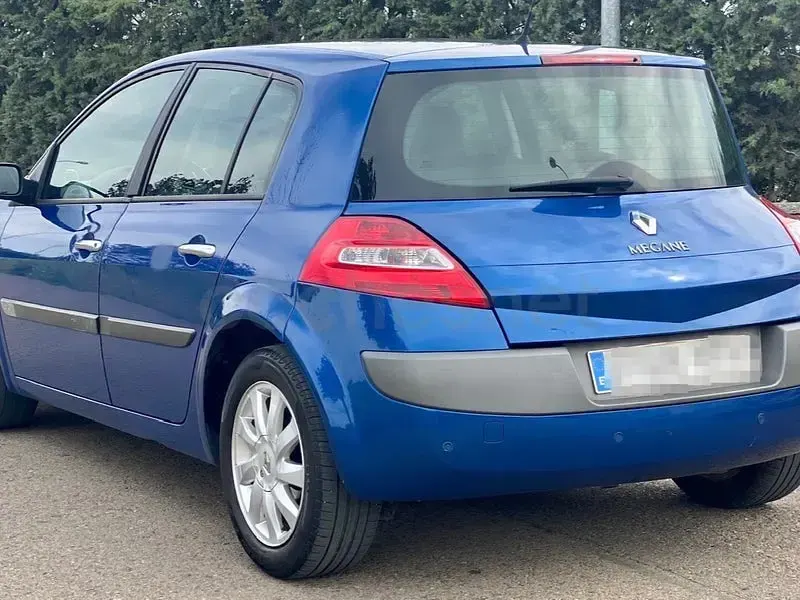 Usado Renault Mégane Dynamique 85 CV (62 kW) 2006 Azul Berlina